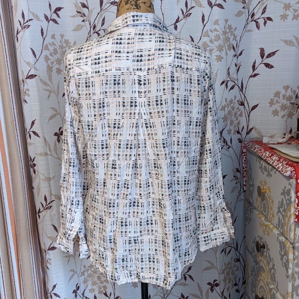 Velvet Heart, Patterned Button Up - Picture 3 of 11